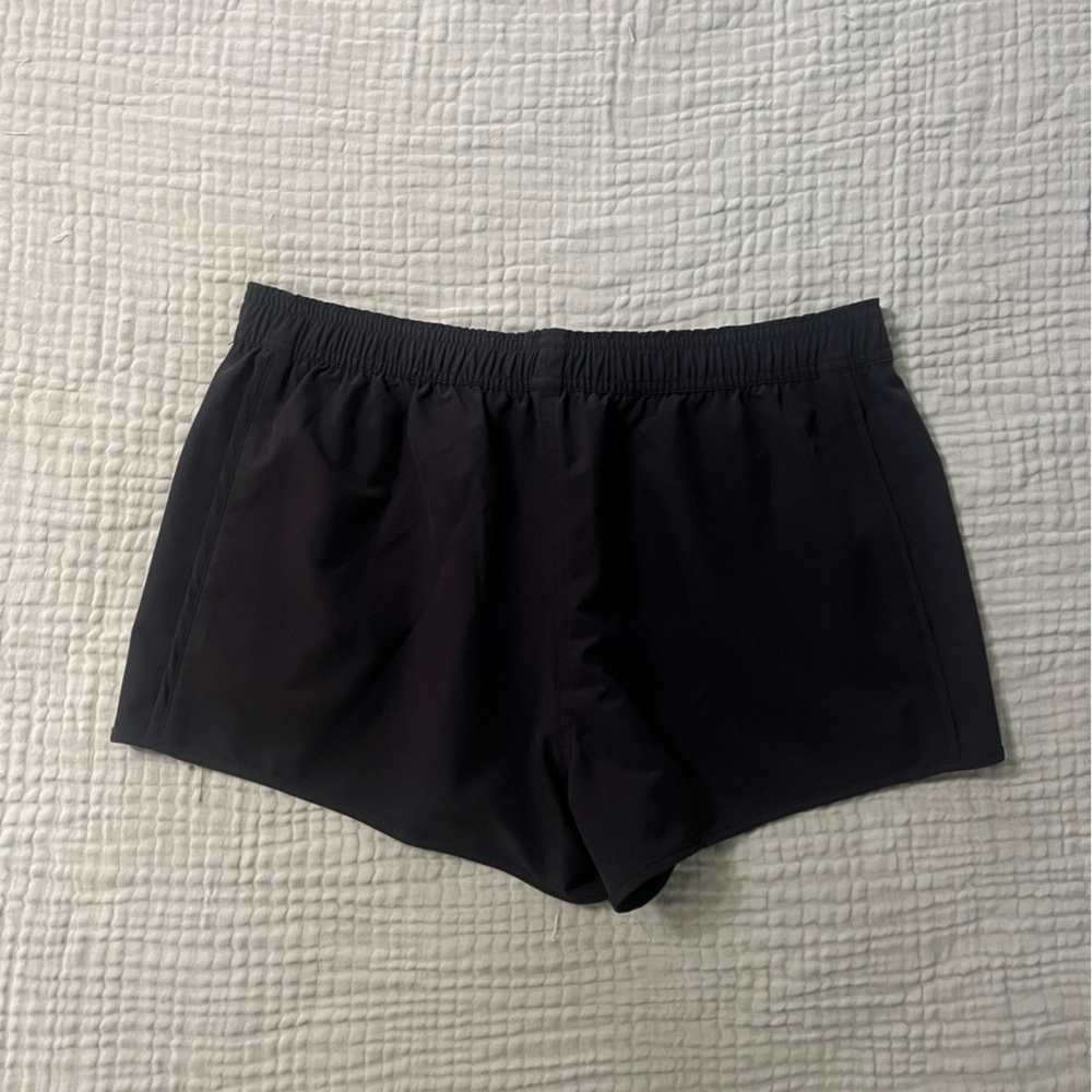Vineyard Vines Black Performance Women's Shorts - Picture 2 of 4